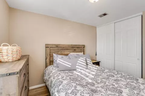 Bedroom - 126 Parkhaven Dr, Vallejo, CA 94591 photo 4 of 7
