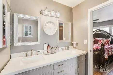 Bath - 126 Parkhaven Dr, Vallejo, CA 94591 photo 3 of 6