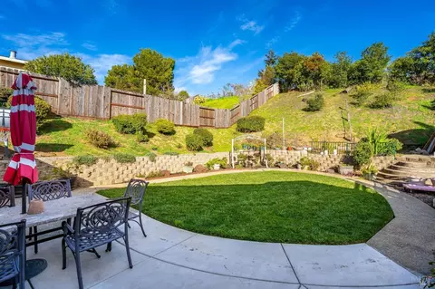 Exterior - 126 Parkhaven Dr, Vallejo, CA 94591 photo 7 of 10