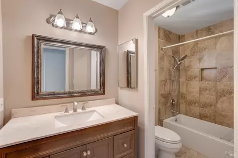 Bath - 126 Parkhaven Dr, Vallejo, CA 94591 photo 5 of 6