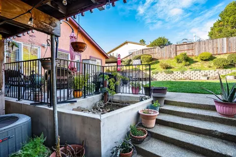 Exterior - 126 Parkhaven Dr, Vallejo, CA 94591 photo 9 of 10