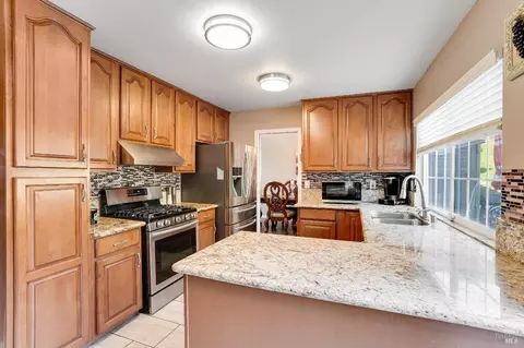 Kitchen - 126 Parkhaven Dr, Vallejo, CA 94591 photo 5 of 5