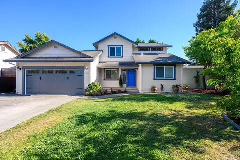 2266 Coventry Ct, Santa Rosa, CA 95401