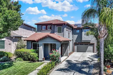 1894 Hummingbird Dr, Fairfield, CA 94534