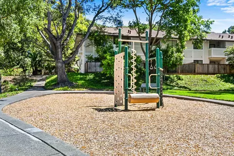 Exterior - 79 Village Cir, San Rafael, CA 94903 photo 9 of 13