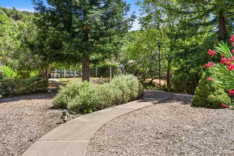 Exterior - 79 Village Cir, San Rafael, CA 94903 photo 8 of 13