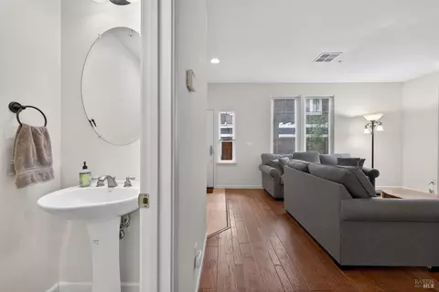 Entry Way - 7942 Scriver Ct, Cotati, CA 94931 photo 3 of 4