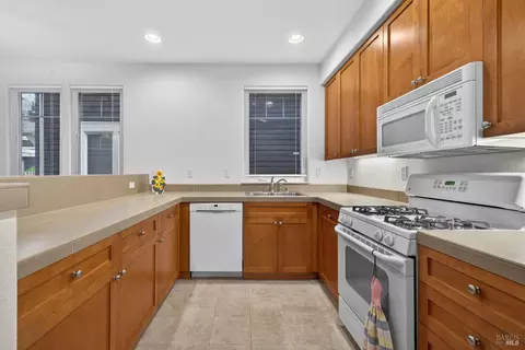 Kitchen - 7942 Scriver Ct, Cotati, CA 94931 photo 2 of 4