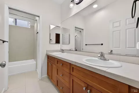 Bath - 7942 Scriver Ct, Cotati, CA 94931 photo 1 of 3