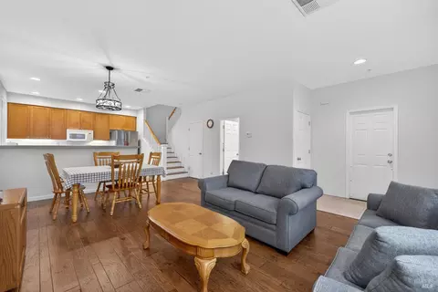 Living - 7942 Scriver Ct, Cotati, CA 94931 photo 2 of 2
