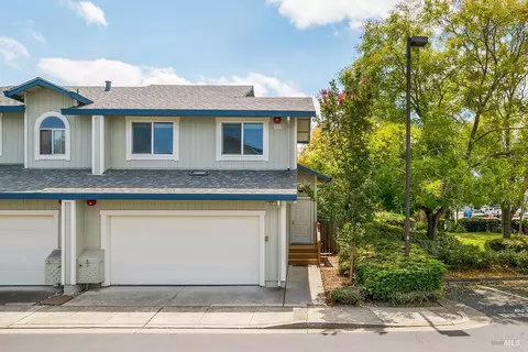 42 Meridian Cir, Rohnert Park, CA 94928