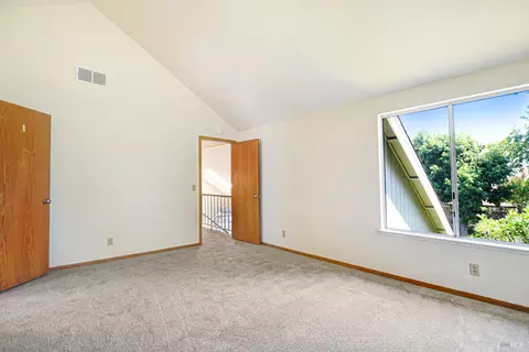 Bedroom - 660 Gregory Cir, Sonoma, CA 95476 photo 2 of 5