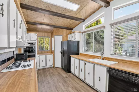 85 Malaga Ct, Ukiah, CA 95482 photo 7