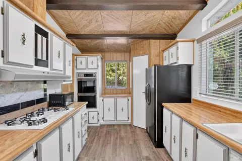 85 Malaga Ct, Ukiah, CA 95482 photo 6