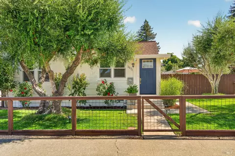 1571 Menlo Ave, Napa, CA 94558