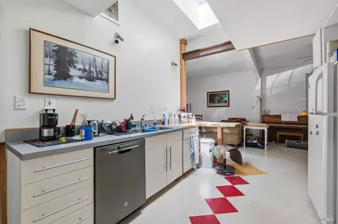 Kitchen - 809 Dishong St, Vallejo, CA 94590 photo 5 of 6