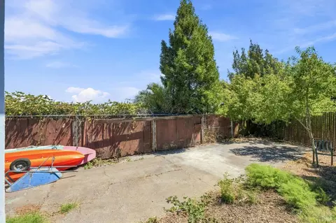 Exterior - 809 Dishong St, Vallejo, CA 94590 photo 8 of 24