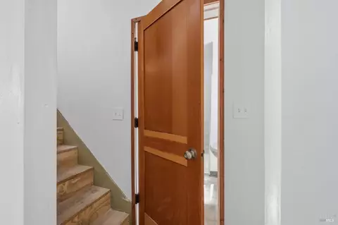 Entry Way - 809 Dishong St, Vallejo, CA 94590 photo 2 of 5