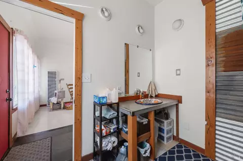Bath - 809 Dishong St, Vallejo, CA 94590 photo 7 of 7