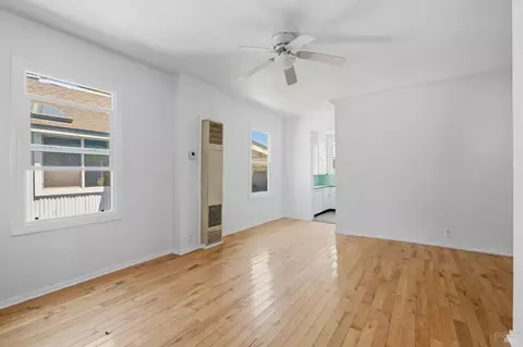 Living - 809 Dishong St, Vallejo, CA 94590 photo 1 of 3