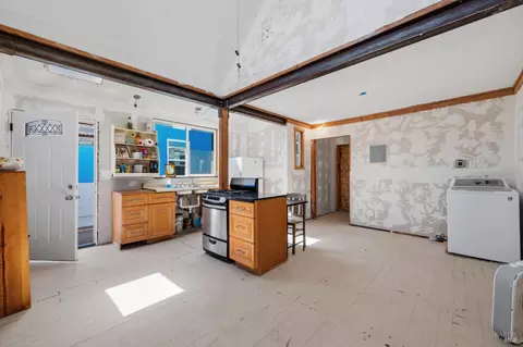 Kitchen - 809 Dishong St, Vallejo, CA 94590 photo 3 of 6