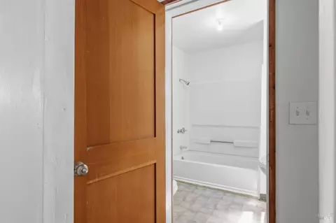 Entry Way - 809 Dishong St, Vallejo, CA 94590 photo 1 of 5