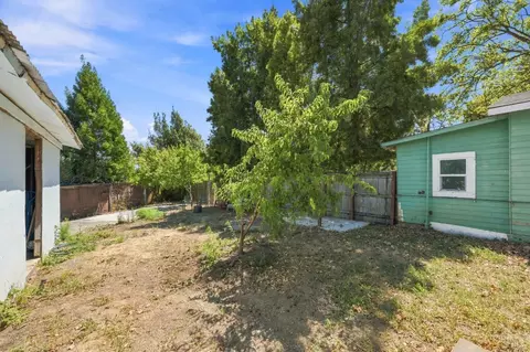 Exterior - 809 Dishong St, Vallejo, CA 94590 photo 7 of 24