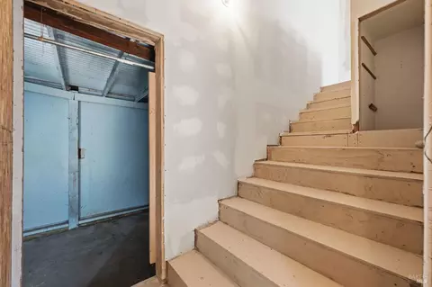 Entry Way - 809 Dishong St, Vallejo, CA 94590 photo 4 of 5