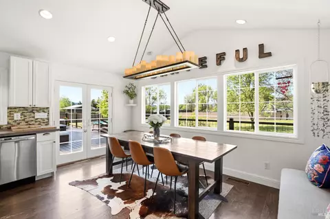 Dining - 2150 Valley Rd, Willits, CA 95490 photo 2 of 3