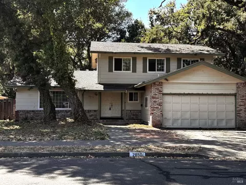 2850 Creekside Rd, Santa Rosa, CA 95405