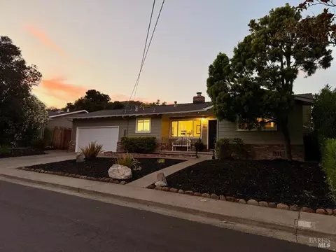 44 Robinhood Dr, San Rafael, CA 94901