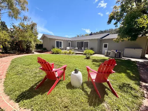 44 Robinhood Dr, San Rafael, CA 94901