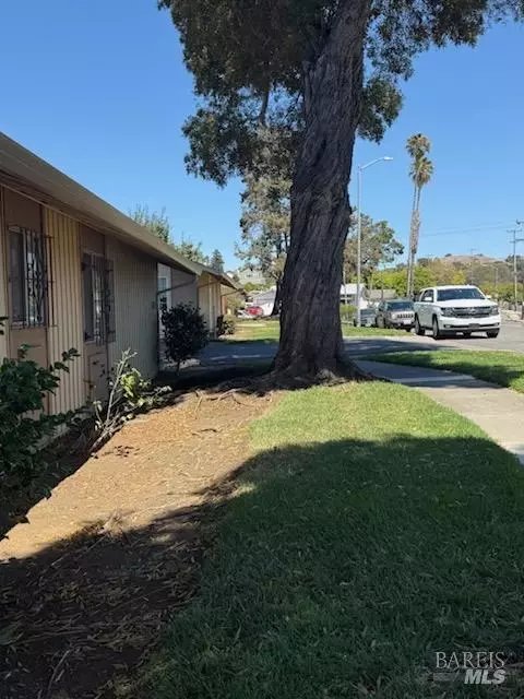 Exterior - 472 Corcoran Ave #1, Vallejo, CA 94589 photo 4 of 6