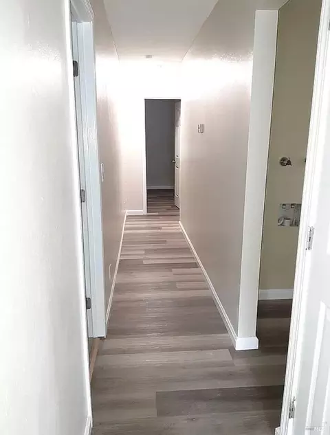Entry Way - 472 Corcoran Ave #1, Vallejo, CA 94589 photo 2 of 3