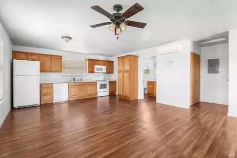 Living - 350 George Pl, Ukiah, CA 95482 photo 5 of 6