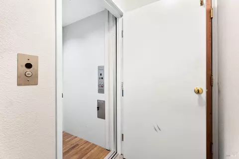 Entry Way - 350 George Pl, Ukiah, CA 95482 photo 1 of 1
