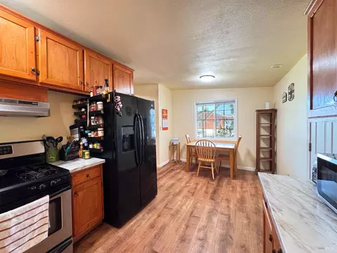 Kitchen - 255 Burlington Dr, Ukiah, CA 95482 photo 4 of 4