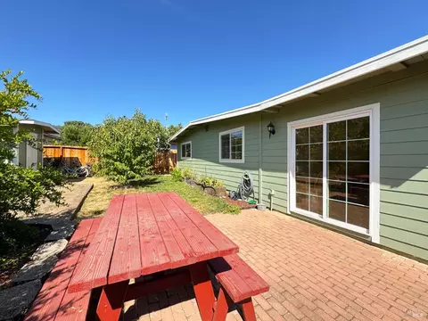 Exterior - 255 Burlington Dr, Ukiah, CA 95482 photo 8 of 9
