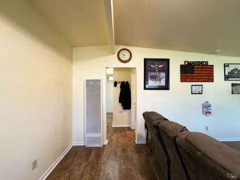 Entry Way - 255 Burlington Dr, Ukiah, CA 95482 photo 1 of 1