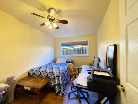 Bedroom - 255 Burlington Dr, Ukiah, CA 95482 photo 2 of 3