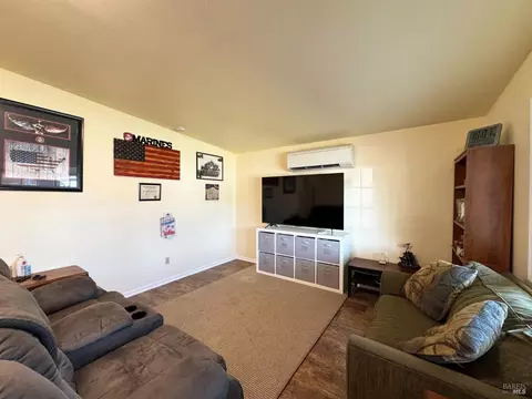 Living - 255 Burlington Dr, Ukiah, CA 95482 photo 1 of 2