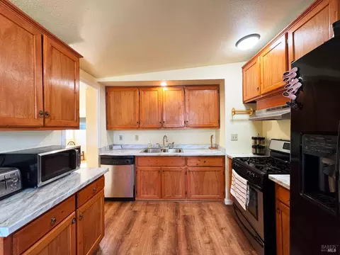 Kitchen - 255 Burlington Dr, Ukiah, CA 95482 photo 1 of 4