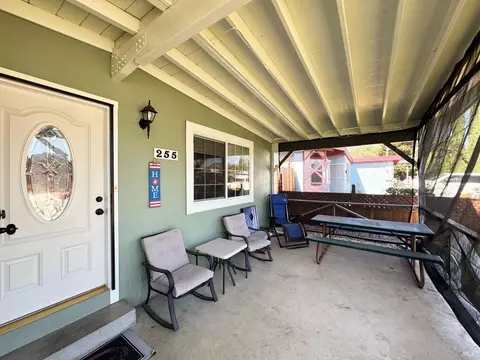 Exterior - 255 Burlington Dr, Ukiah, CA 95482 photo 2 of 9