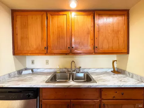Kitchen - 255 Burlington Dr, Ukiah, CA 95482 photo 3 of 4