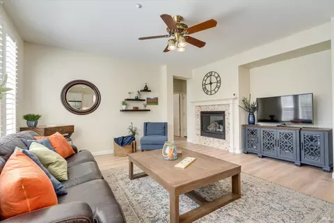 Living - 115 Sage Way, Napa, CA 94559 photo 3 of 3