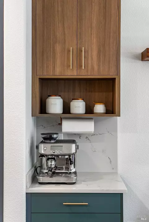 Kitchen - 7296 Abbey Dr, Vallejo, CA 94591 photo 25 of 27