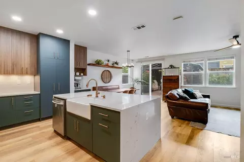 Kitchen - 7296 Abbey Dr, Vallejo, CA 94591 photo 5 of 27