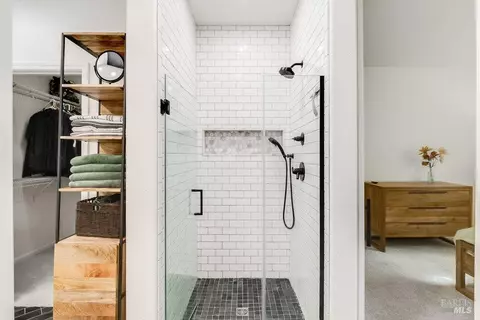 Bath - 7296 Abbey Dr, Vallejo, CA 94591 photo 3 of 8