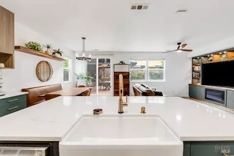 Kitchen - 7296 Abbey Dr, Vallejo, CA 94591 photo 10 of 27