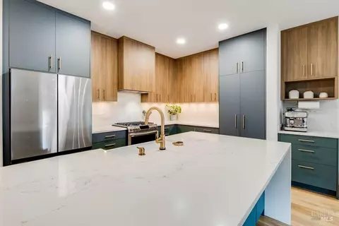 Kitchen - 7296 Abbey Dr, Vallejo, CA 94591 photo 4 of 27